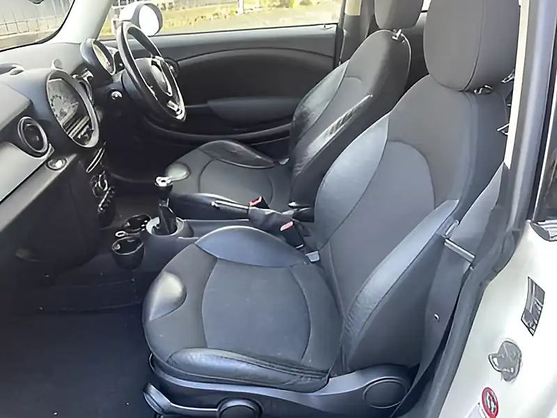 Used 2012 MINI Hatch Chili Pack Pepper White - Interior and Exterior details 12