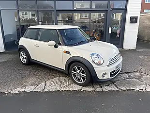 Used 2012 MINI Hatch Chili Pack Pepper White - Interior and Exterior details 3