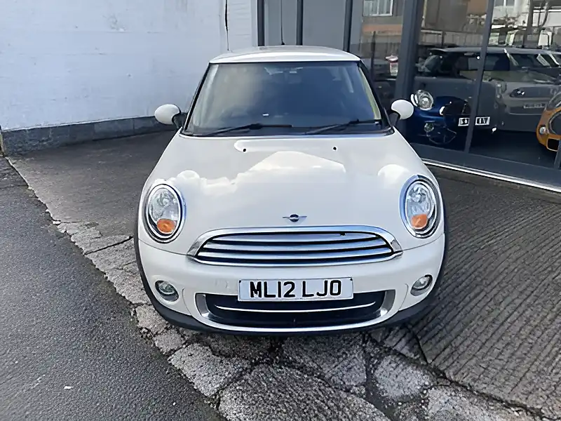 Used 2012 MINI Hatch Chili Pack Pepper White - Interior and Exterior details 5