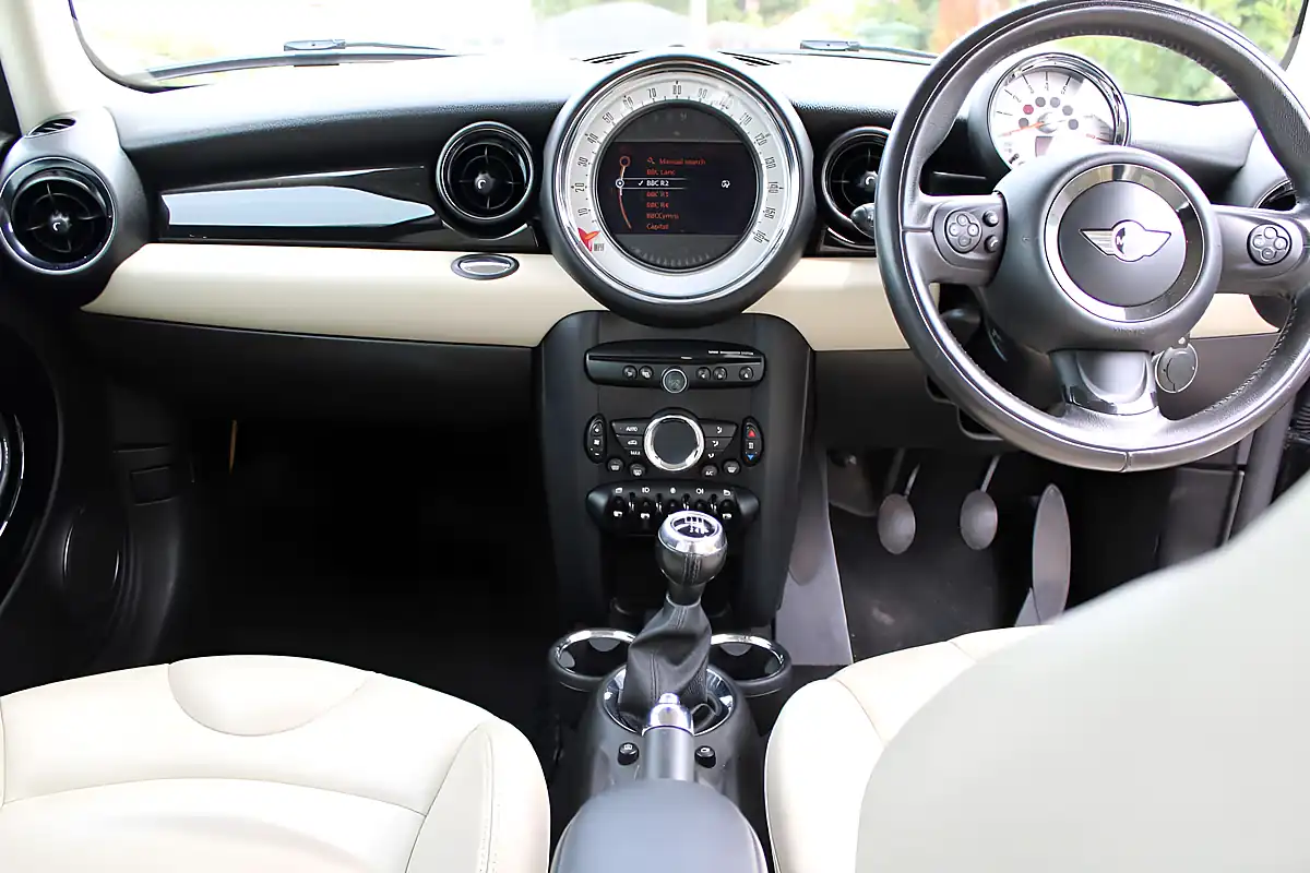 Used 2012 MINI Hatch Cooper Black - Interior and Exterior details 13
