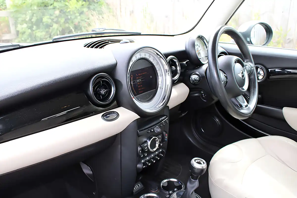 Used 2012 MINI Hatch Cooper Black - Interior and Exterior details 14