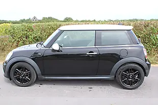 Used 2012 MINI Hatch Cooper Black - Interior and Exterior details 4