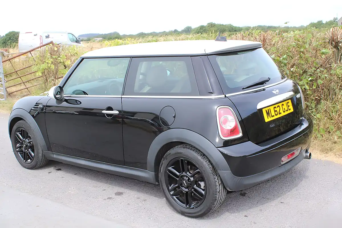 Used 2012 MINI Hatch Cooper Black - Interior and Exterior details 5