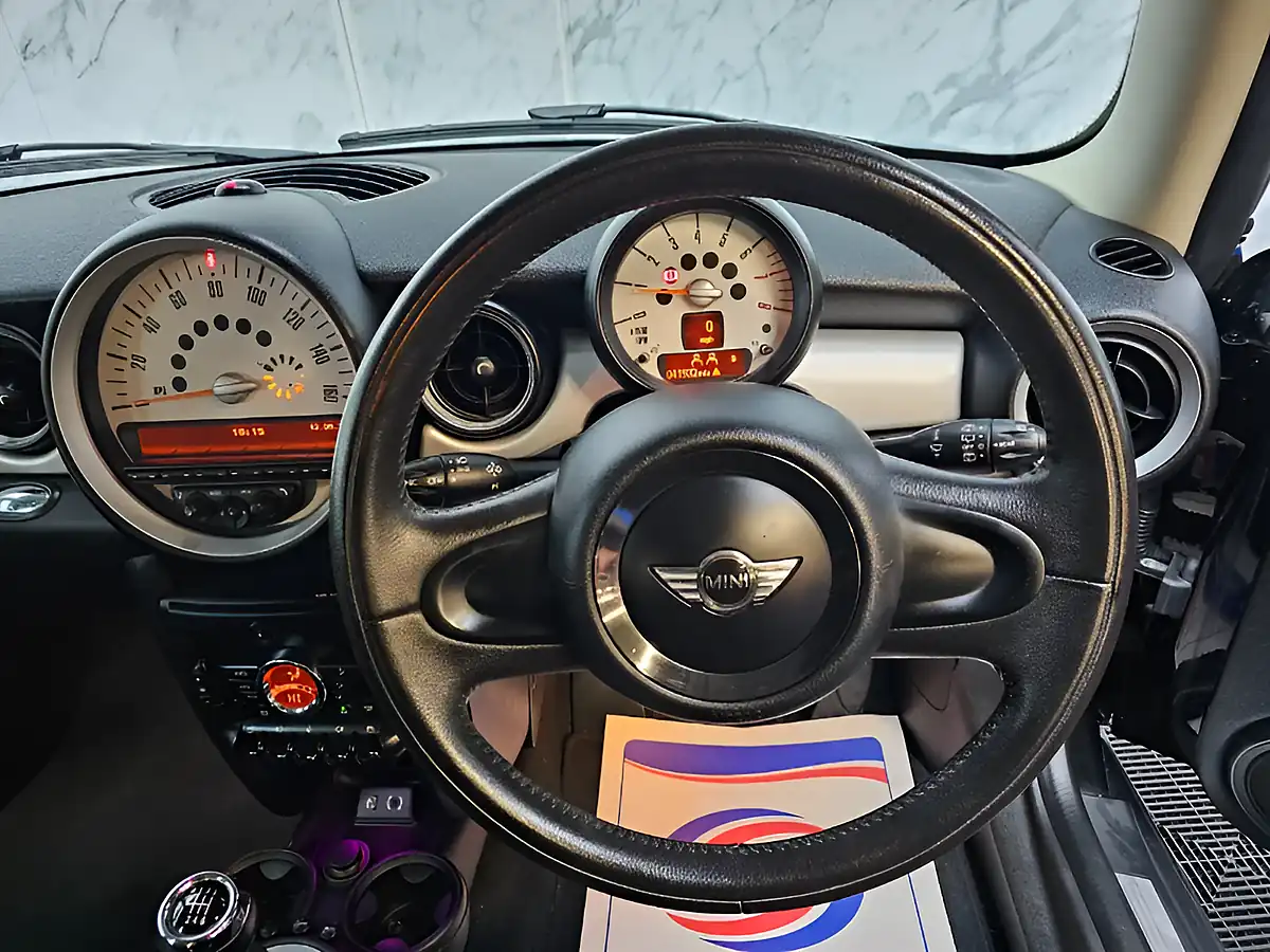 Used 2012 MINI Hatch Cooper Black - Interior and Exterior details 11