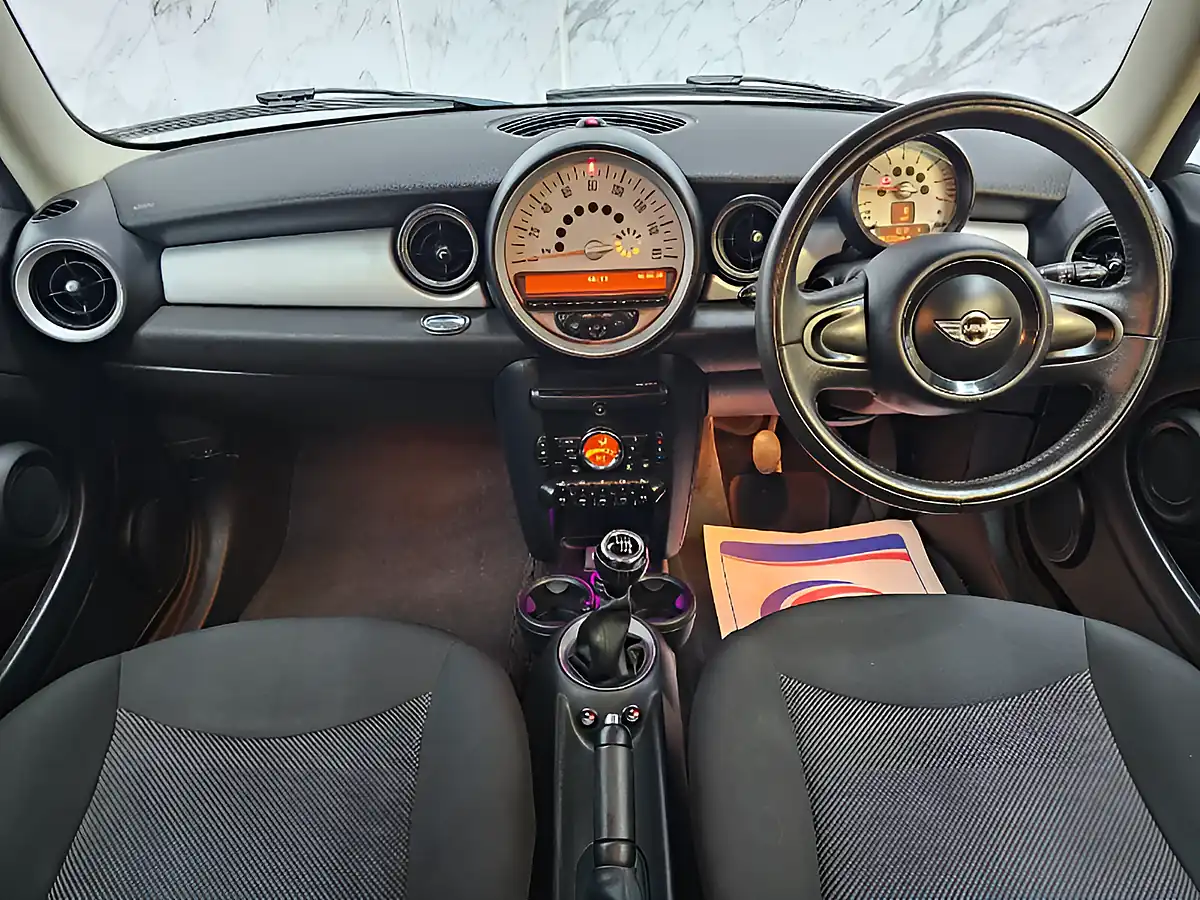 Used 2012 MINI Hatch Cooper Black - Interior and Exterior details 13