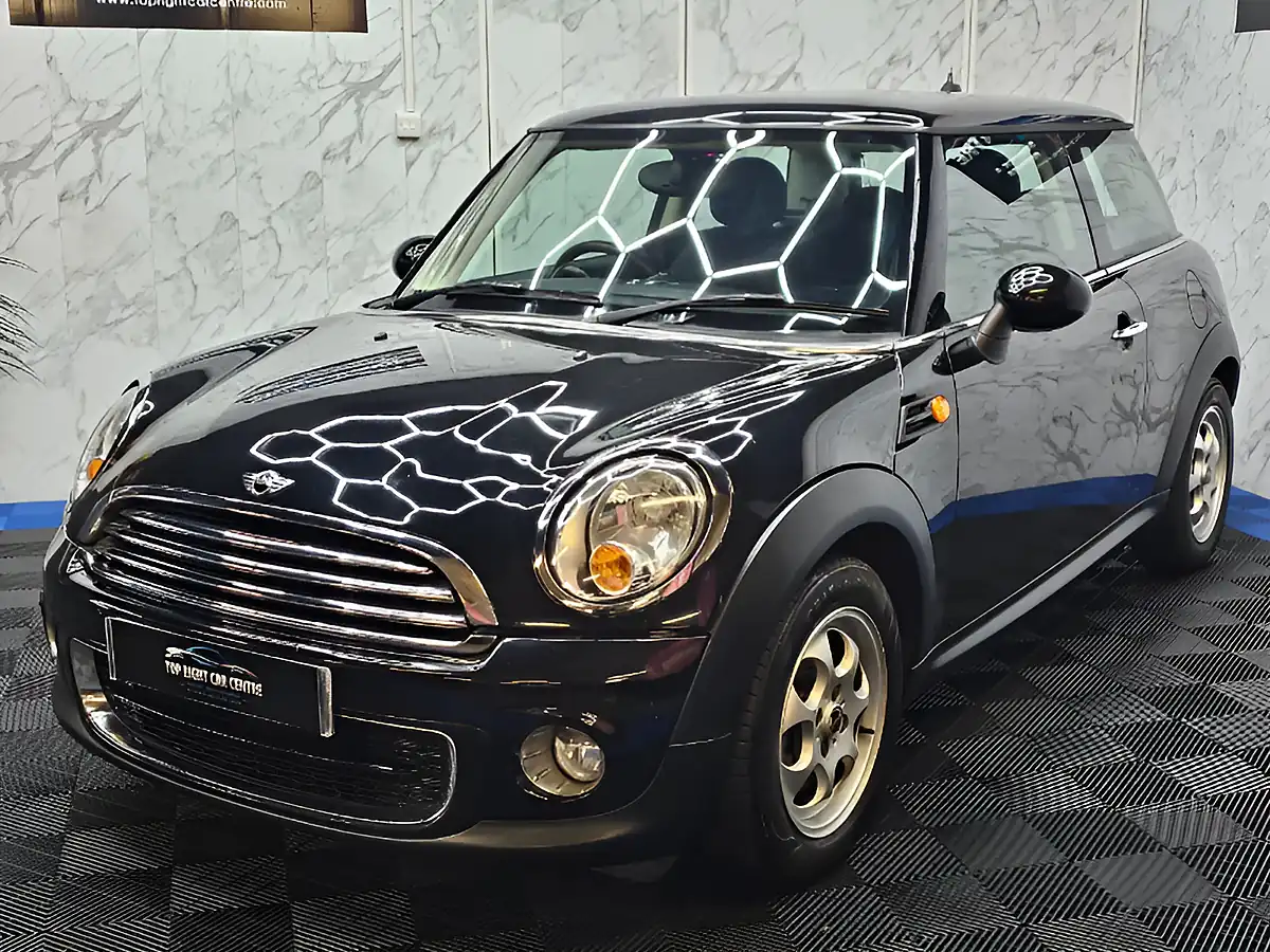 Used 2012 MINI Hatch Cooper Black - Interior and Exterior details 5