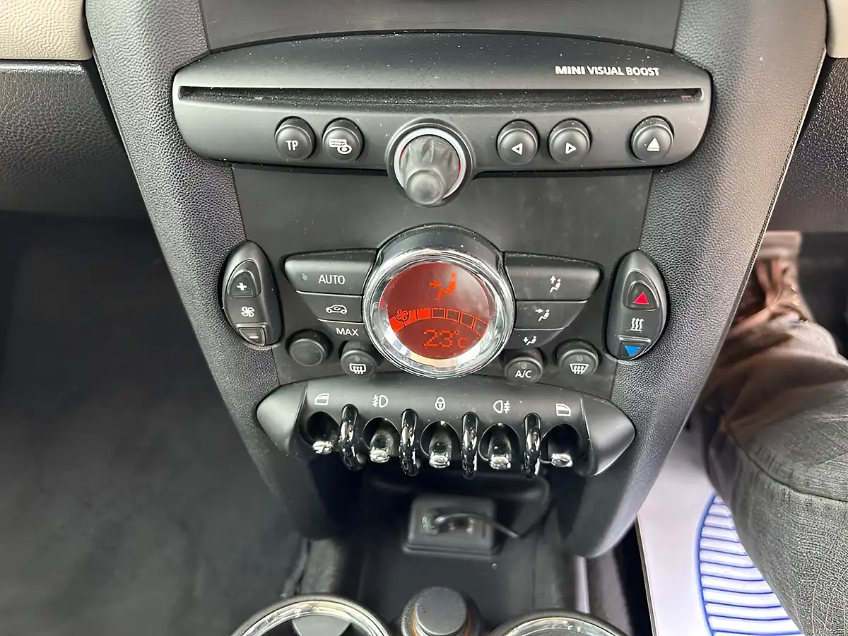 Used 2012 MINI Hatch Cooper S Grey - Interior and Exterior details 15