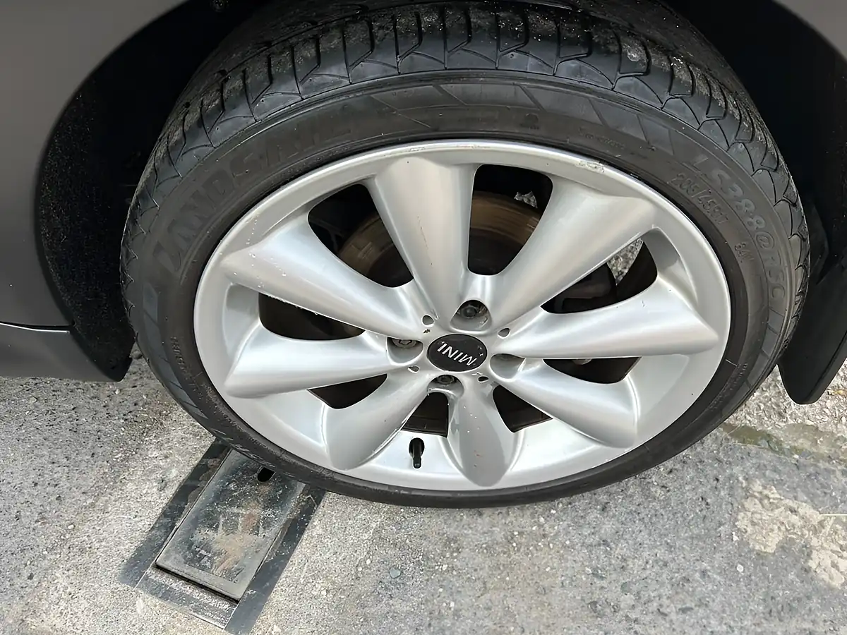 Used 2012 MINI Hatch Cooper S Grey - Interior and Exterior details 19