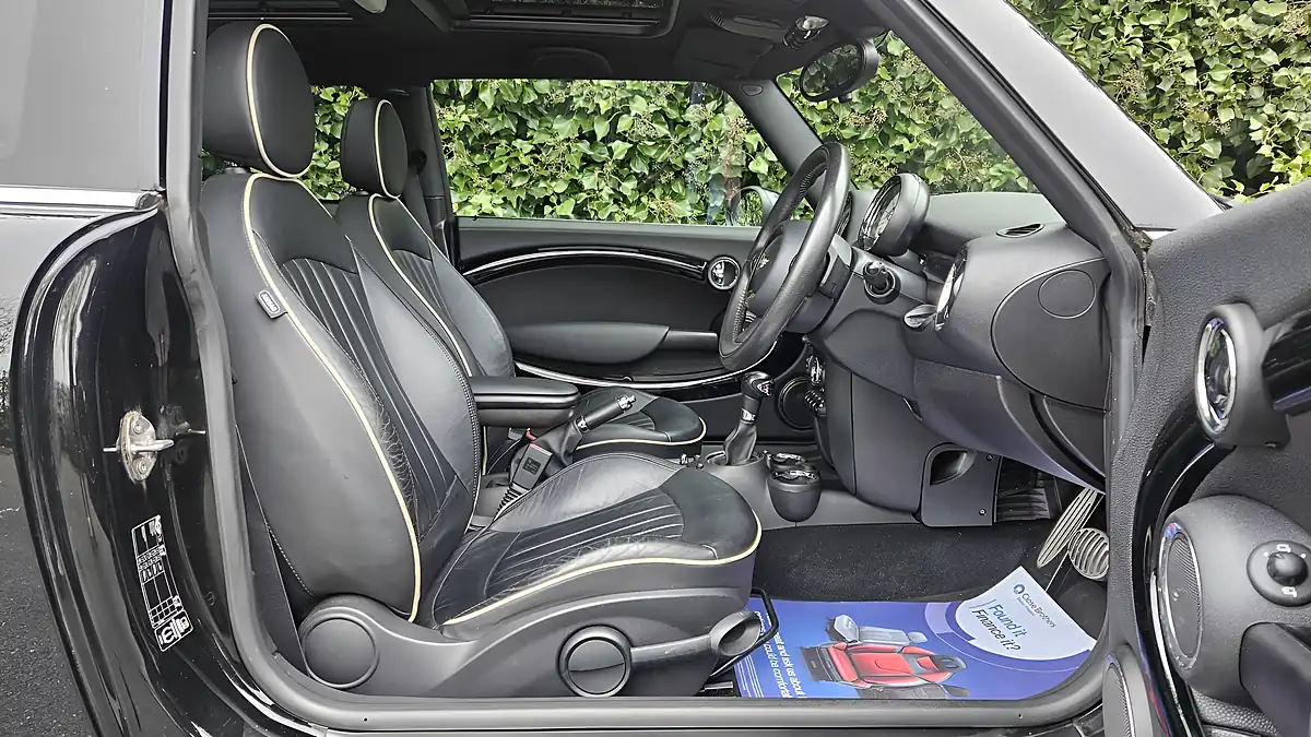 Used 2012 MINI Hatch Cooper S Midnight Black Metallic - Interior and Exterior details 10