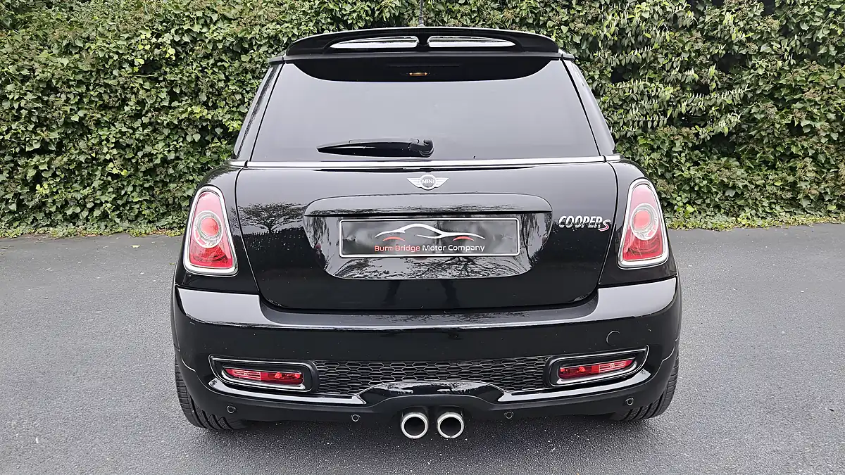 Used 2012 MINI Hatch Cooper S Midnight Black Metallic - Interior and Exterior details 4