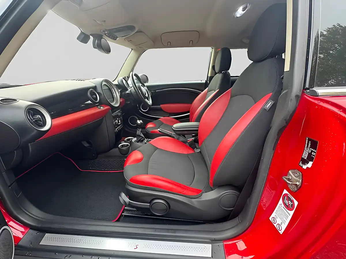 Used 2012 MINI Hatch Cooper Sd Red - Interior and Exterior details 15
