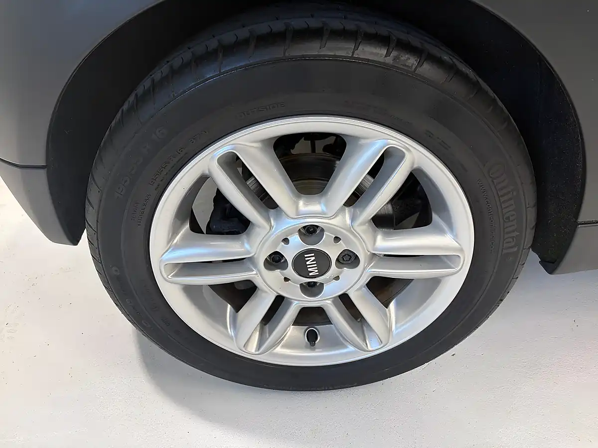 Used 2012 MINI Hatch Cooper White - Interior and Exterior details 11