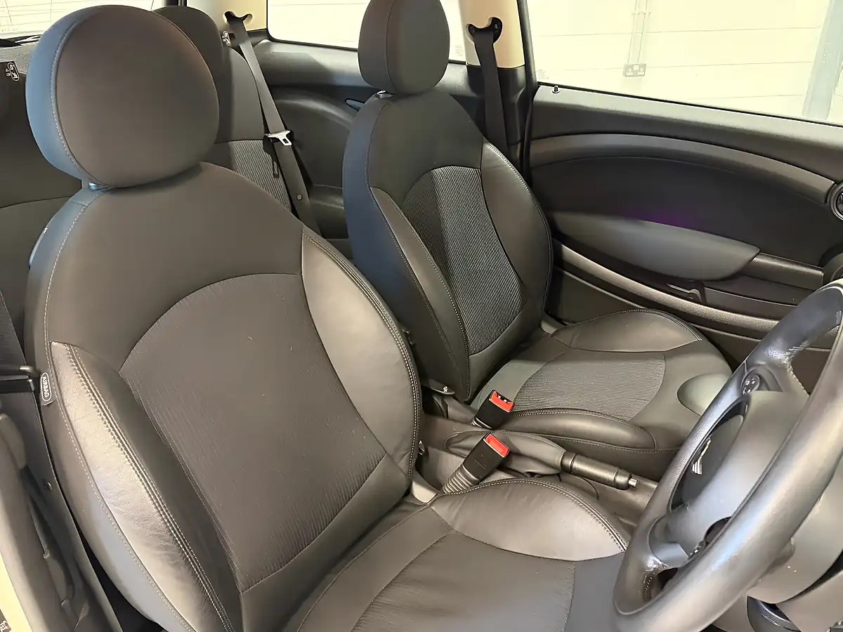 Used 2012 MINI Hatch Cooper White - Interior and Exterior details 19