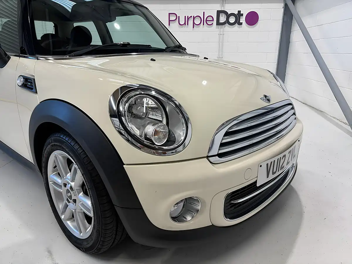 Used 2012 MINI Hatch Cooper White - Interior and Exterior details 6