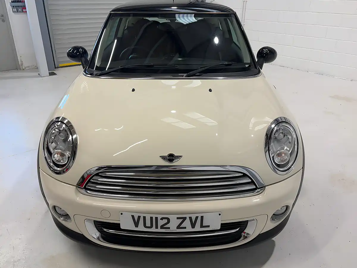 Used 2012 MINI Hatch Cooper White - Interior and Exterior details 8