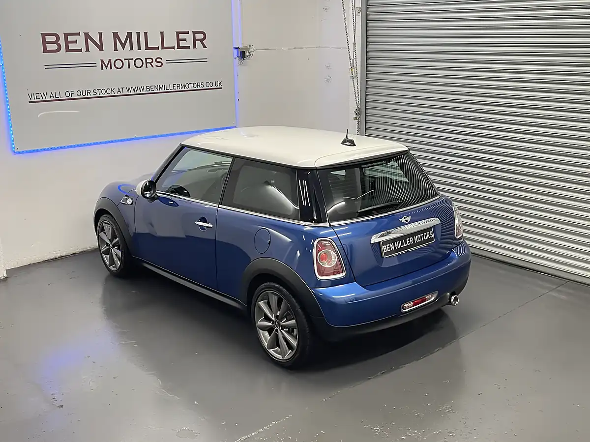 Used 2012 MINI Hatch London 2012 Edition Lightning Blue Metallic - Interior and Exterior details 10