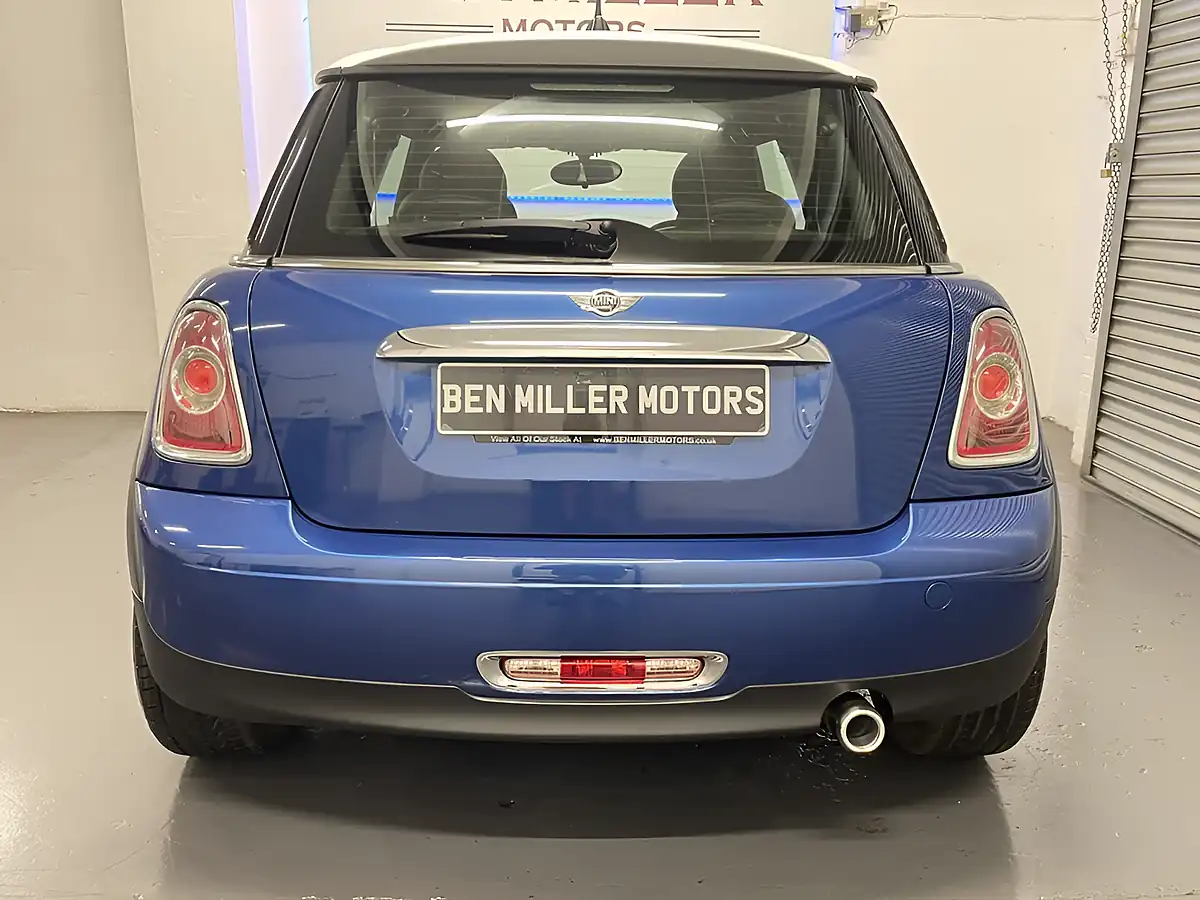 Used 2012 MINI Hatch London 2012 Edition Lightning Blue Metallic - Interior and Exterior details 11
