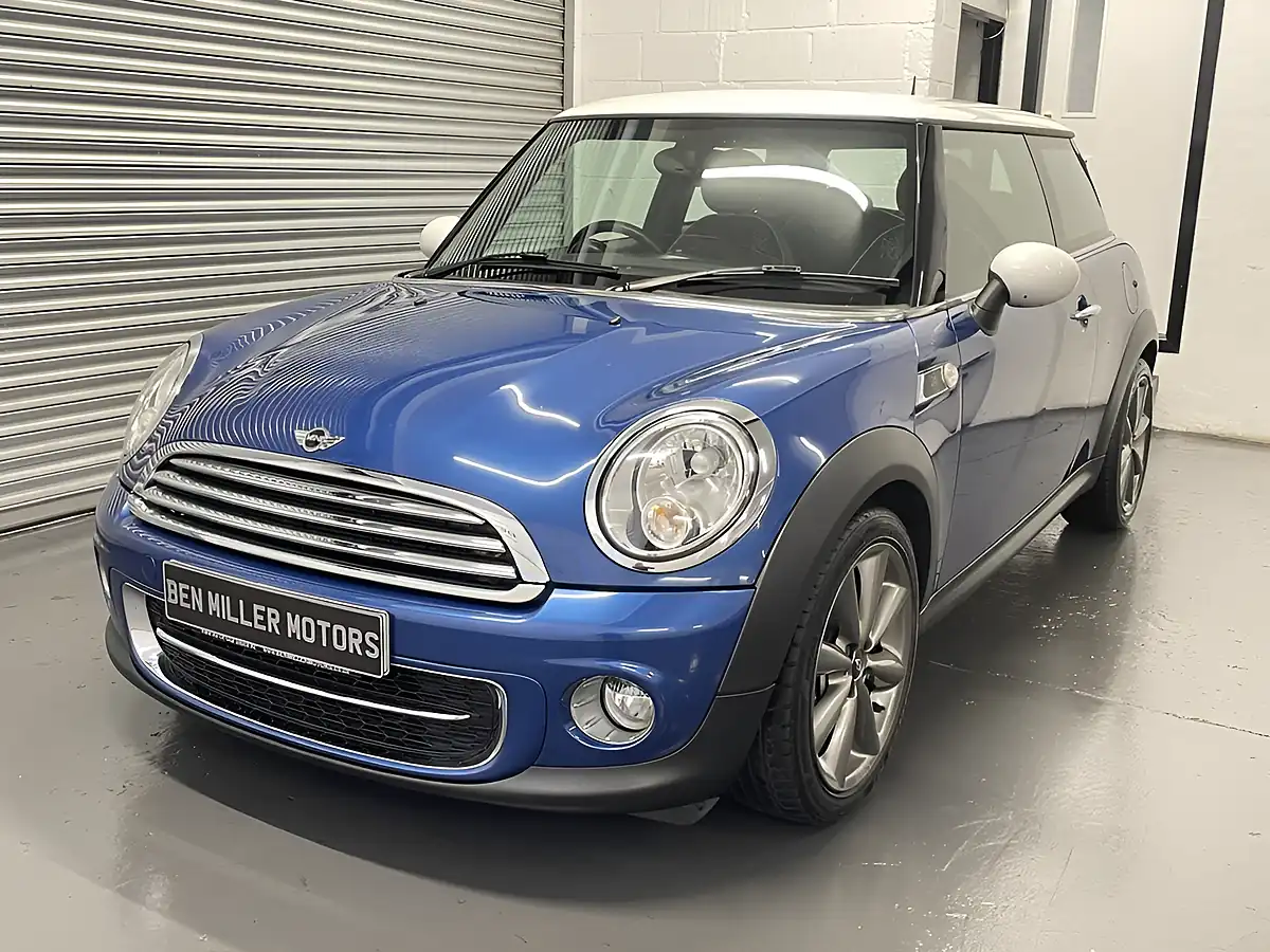 Used 2012 MINI Hatch London 2012 Edition Lightning Blue Metallic - Interior and Exterior details 4