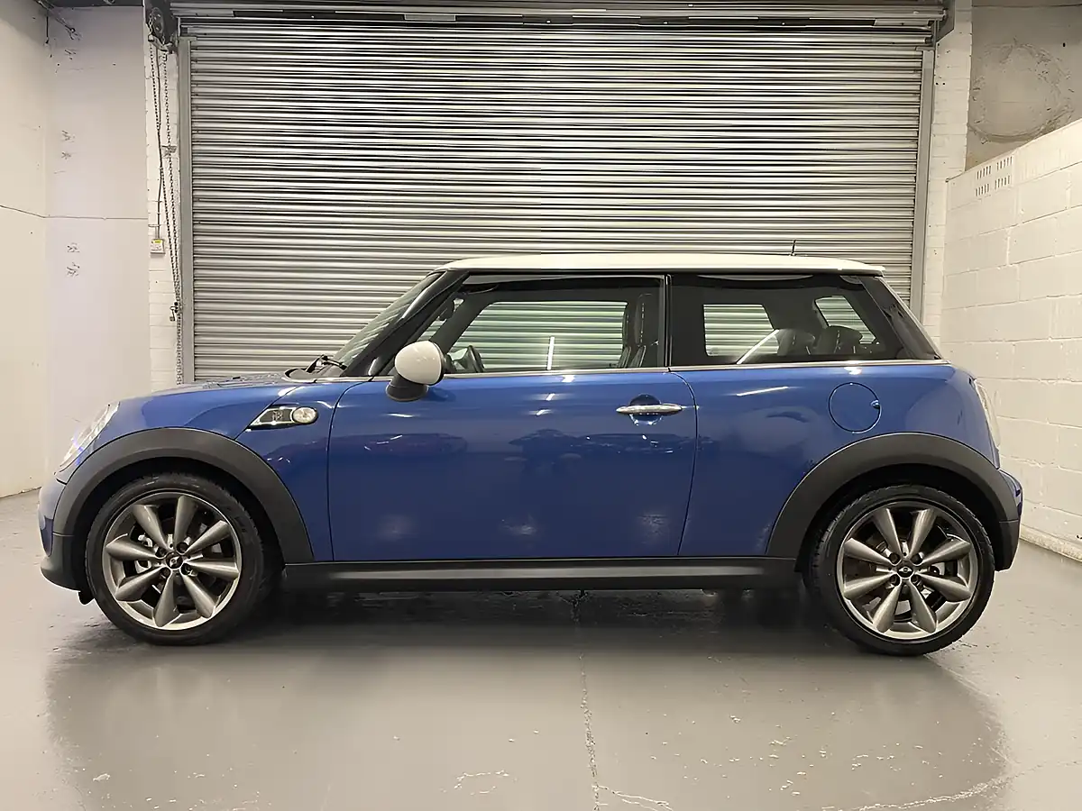 Used 2012 MINI Hatch London 2012 Edition Lightning Blue Metallic - Interior and Exterior details 6