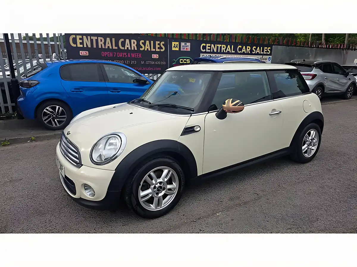 Used 2012 MINI Hatch One D White - Interior and Exterior details 15