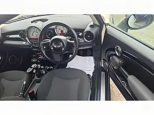 Used 2012 MINI Hatch One D White - Interior and Exterior details 17