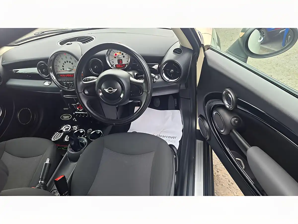 Used 2012 MINI Hatch One D White - Interior and Exterior details 17