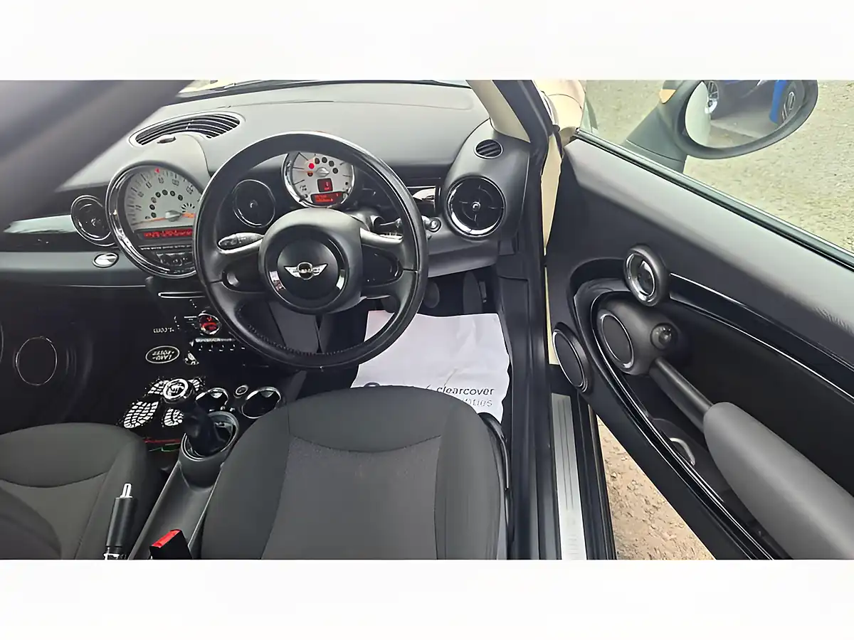Used 2012 MINI Hatch One D White - Interior and Exterior details 18