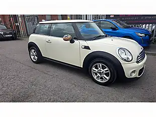 Used 2012 MINI Hatch One D White - Interior and Exterior details 4