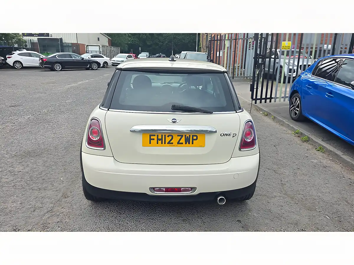Used 2012 MINI Hatch One D White - Interior and Exterior details 6