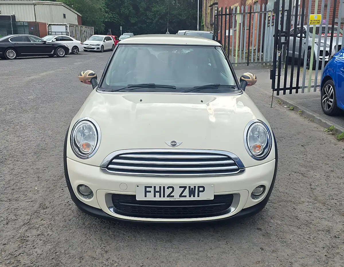 Used 2012 MINI Hatch One D White - Interior and Exterior details 2
