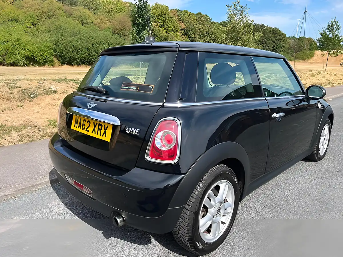 Used 2012 MINI Hatch One Midnight Black - Interior and Exterior details 2
