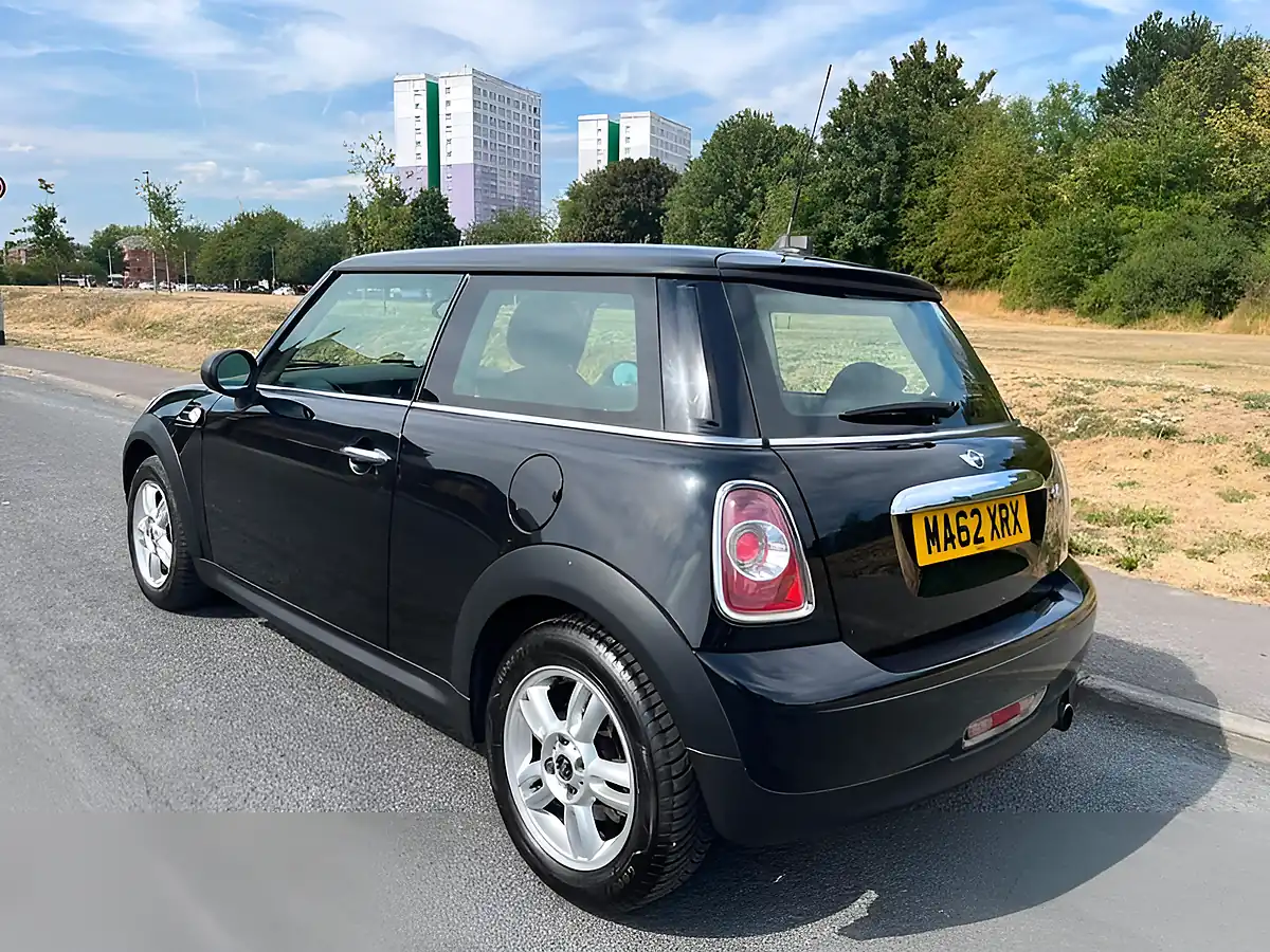 Used 2012 MINI Hatch One Midnight Black - Interior and Exterior details 3