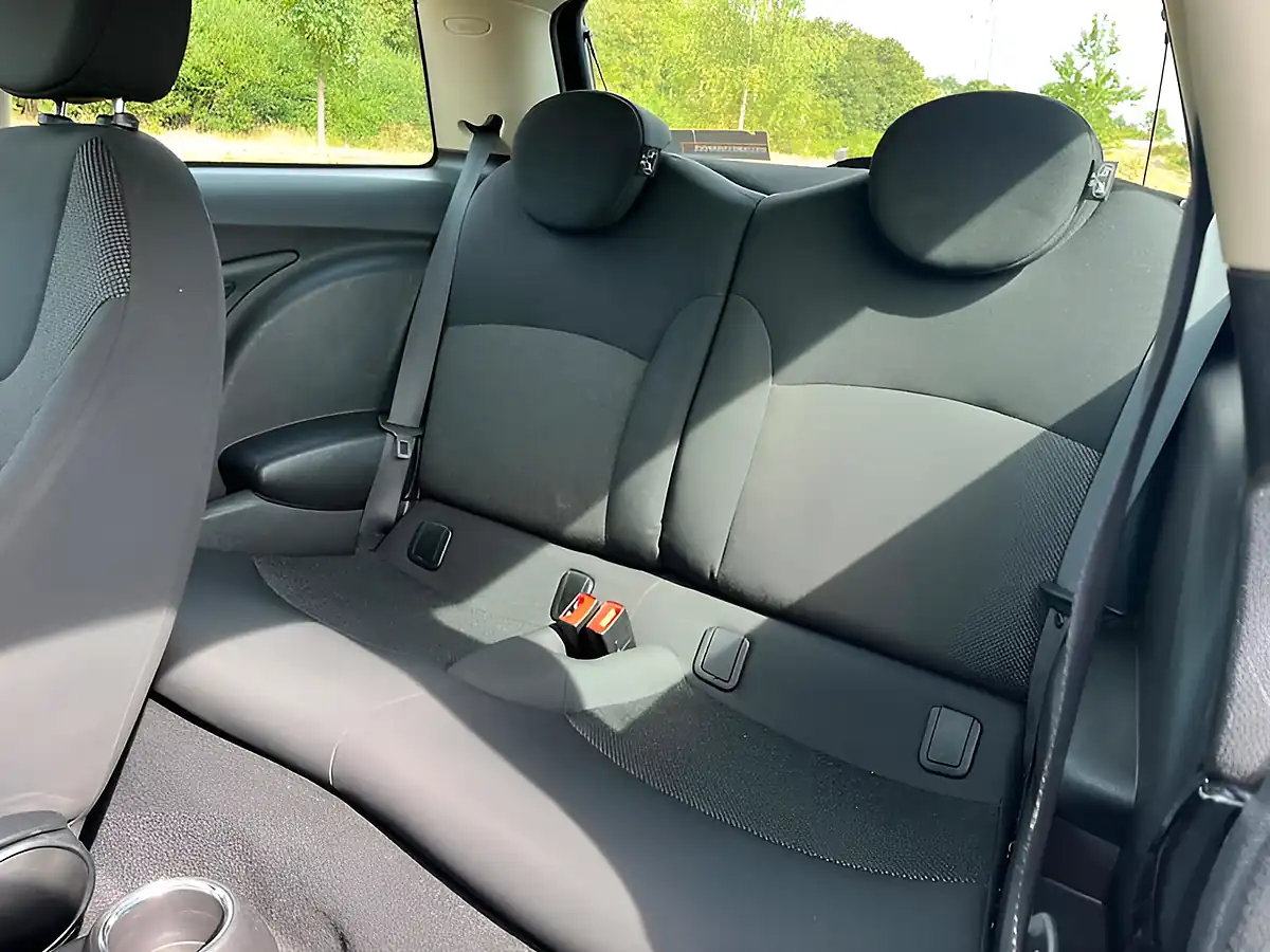 Used 2012 MINI Hatch One Midnight Black - Interior and Exterior details 8