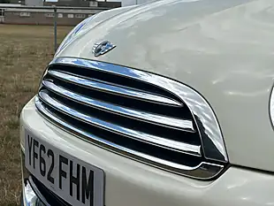Used 2012 MINI Hatch One Pepper White - Interior and Exterior details 10