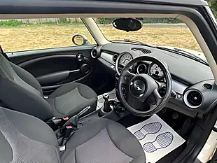 Used 2012 MINI Hatch One Pepper White - Interior and Exterior details 15