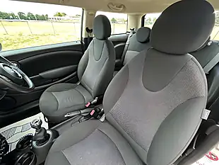 Used 2012 MINI Hatch One Pepper White - Interior and Exterior details 17