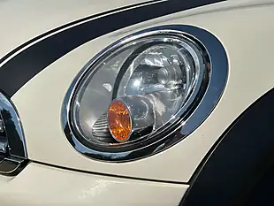 Used 2012 MINI Hatch One Pepper White - Interior and Exterior details 10