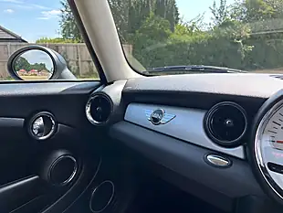 Used 2012 MINI Hatch One Pepper White - Interior and Exterior details 18