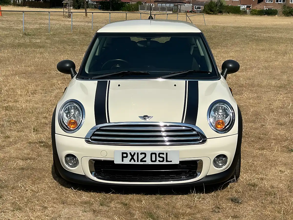 Used 2012 MINI Hatch One Pepper White - Interior and Exterior details 2