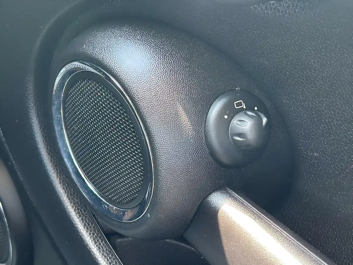 Used 2012 MINI Hatch One Pepper White - Interior and Exterior details 20