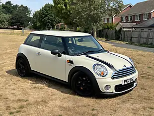 Used 2012 MINI Hatch One Pepper White - Interior and Exterior details 3