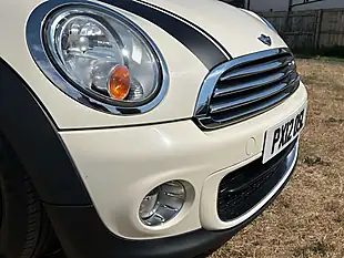 Used 2012 MINI Hatch One Pepper White - Interior and Exterior details 9