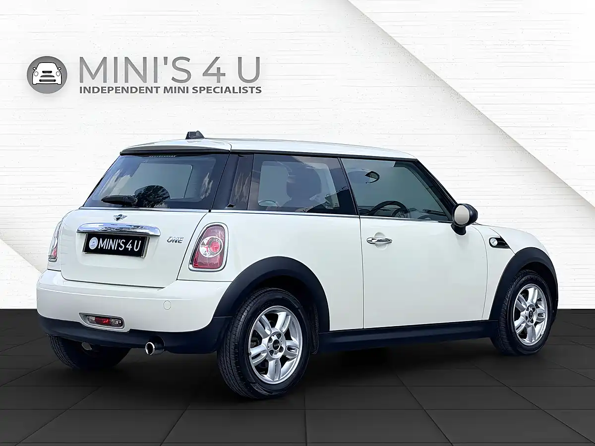Used 2012 MINI Hatch One White - Interior and Exterior details 2