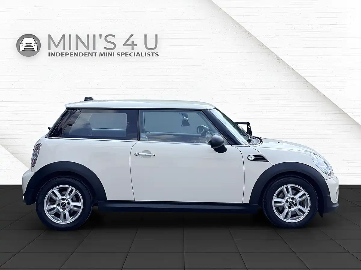 Used 2012 MINI Hatch One White - Interior and Exterior details 6