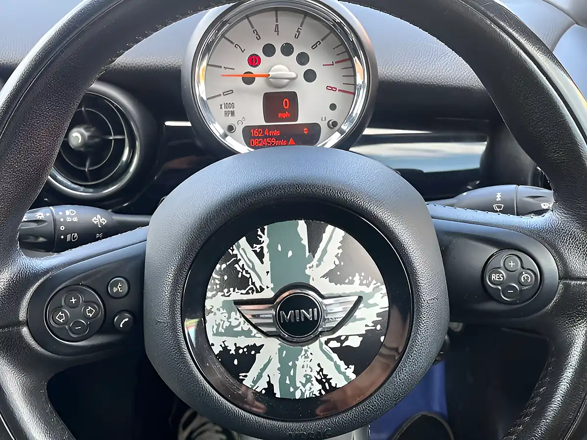 Used 2012 MINI Roadster Cooper Pepper White - Interior and Exterior details 11
