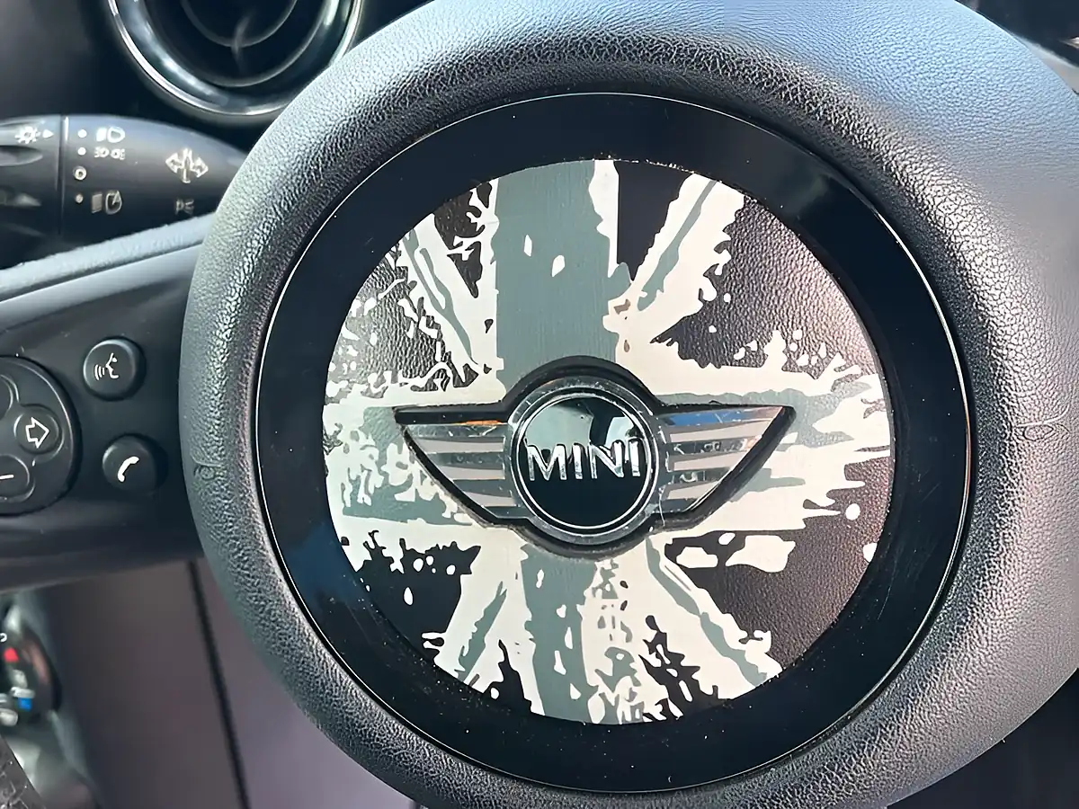 Used 2012 MINI Roadster Cooper Pepper White - Interior and Exterior details 14