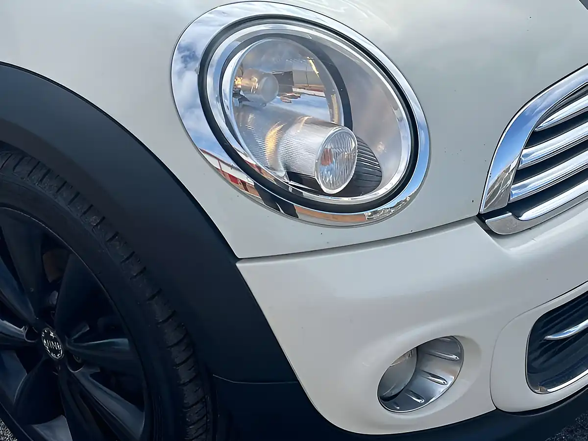 Used 2012 MINI Roadster Cooper Pepper White - Interior and Exterior details 17