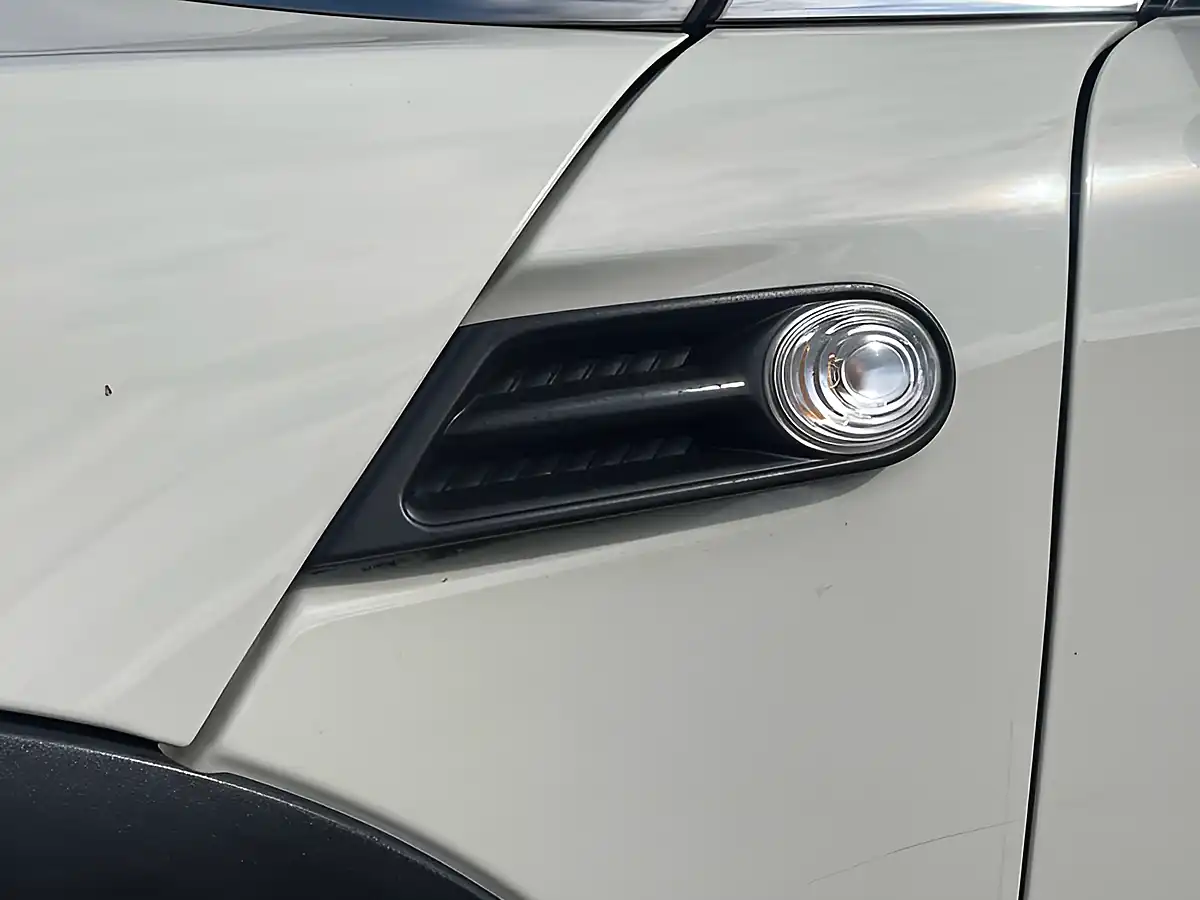 Used 2012 MINI Roadster Cooper Pepper White - Interior and Exterior details 19