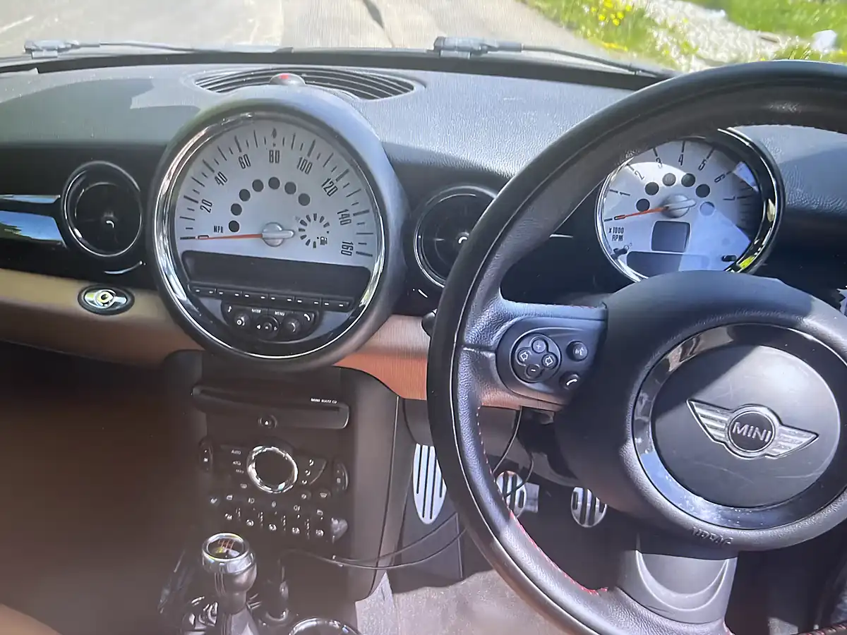 Used 2012 MINI Roadster Cooper S (chili Pack) Eclipse Grey Metallic - Interior and Exterior details 7