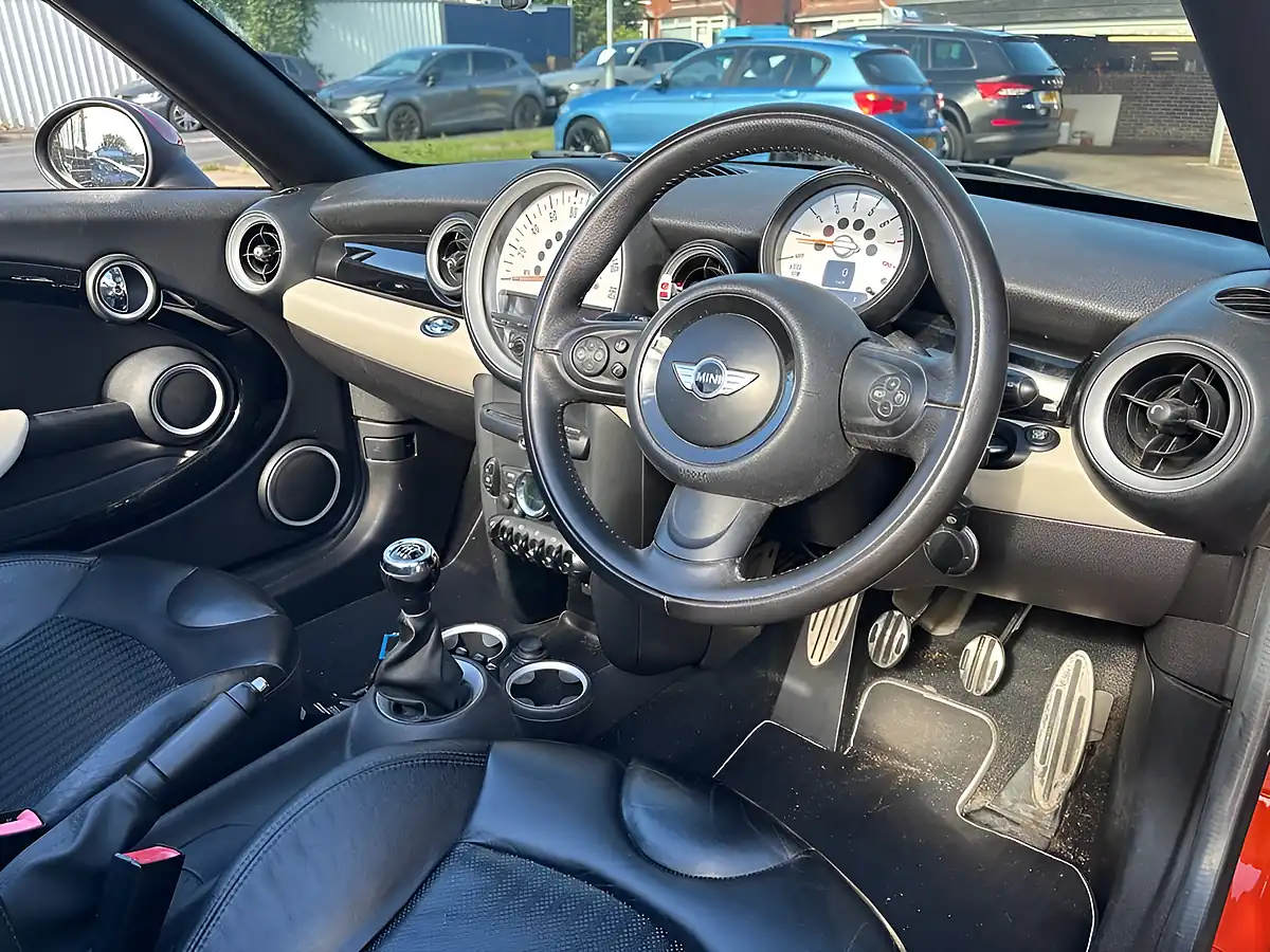 Used 2012 MINI Roadster Cooper S Orange - Interior and Exterior details 9